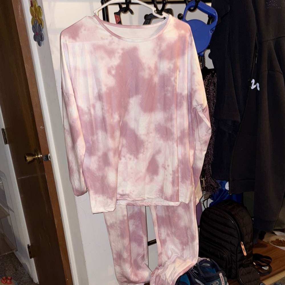 Soft Pink Tie-Dye Lounge Set